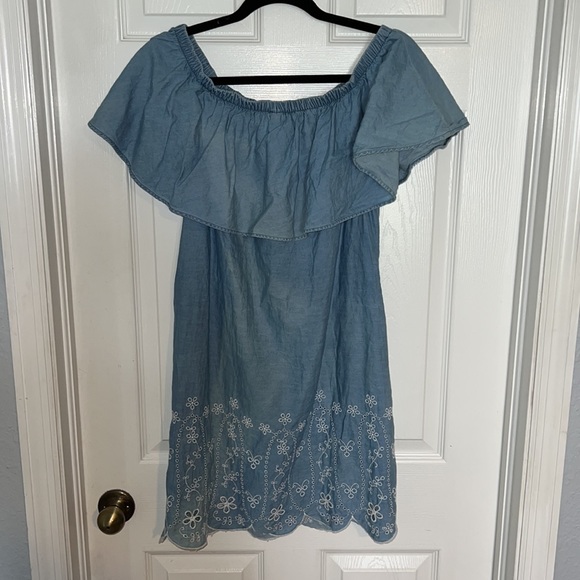 Off the shoulder dress - Picture 2 of 2